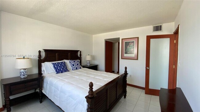 Building Photo - 401 Ocean Dr