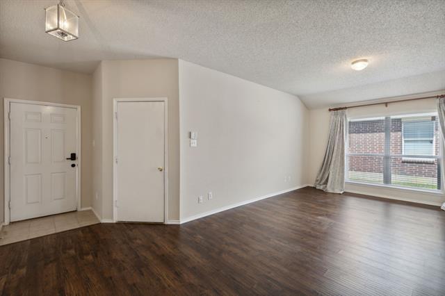 Building Photo - 9916 Nixon Dr