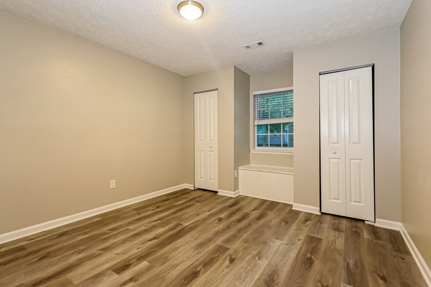 Building Photo - 9185 Sunset Dr