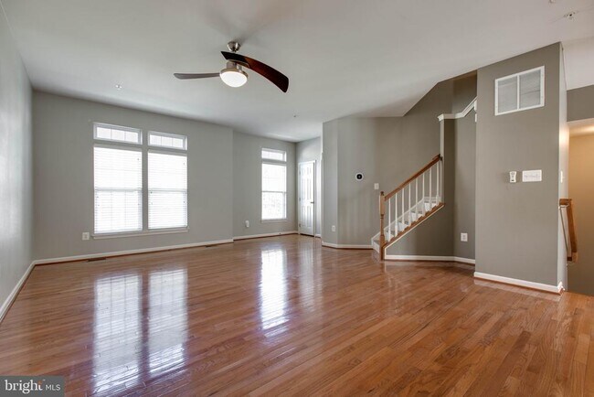 Building Photo - 1739 Theale Way