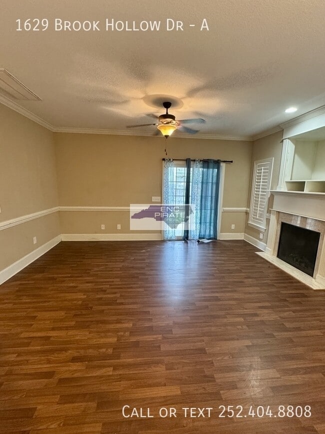 Building Photo - 1629 Brook Hollow Dr