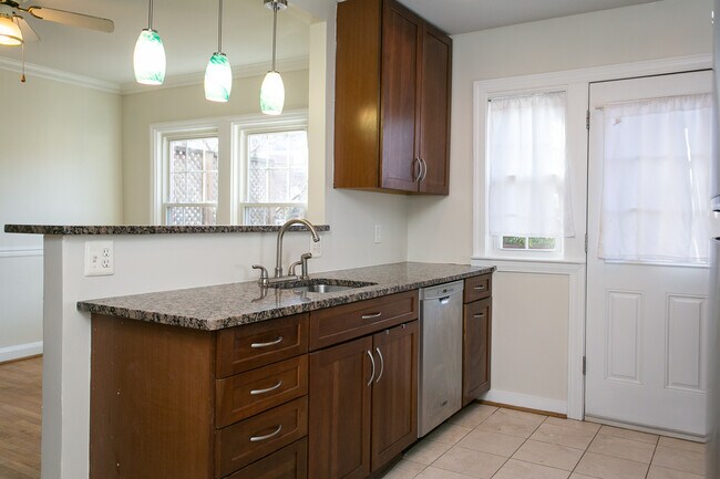 Building Photo - 1715 Glen Ridge Road