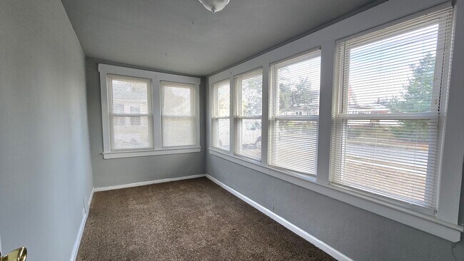 Building Photo - 2105 Hunter St