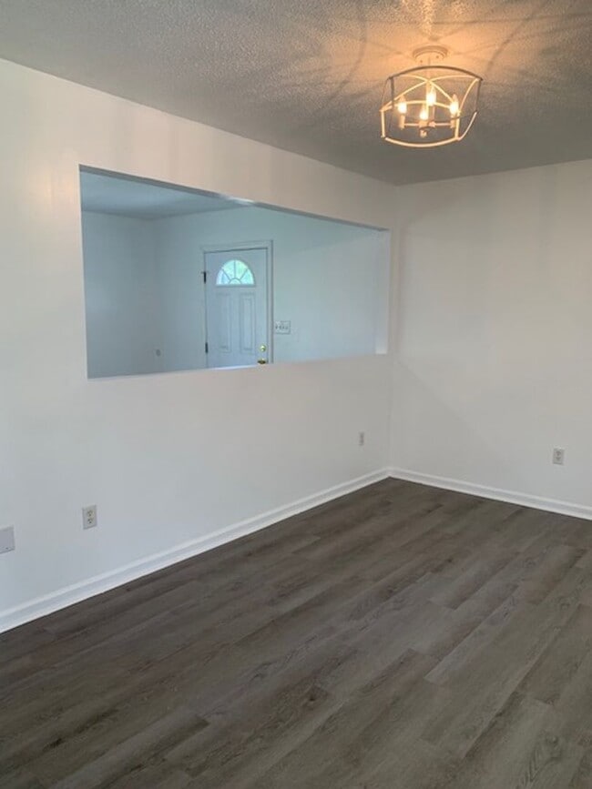 Building Photo - 408 Holly Ave