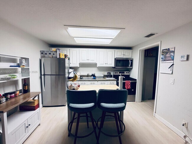 Building Photo - 7220 Southgate Blvd