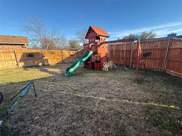 Building Photo - 2104 Victoria Rd