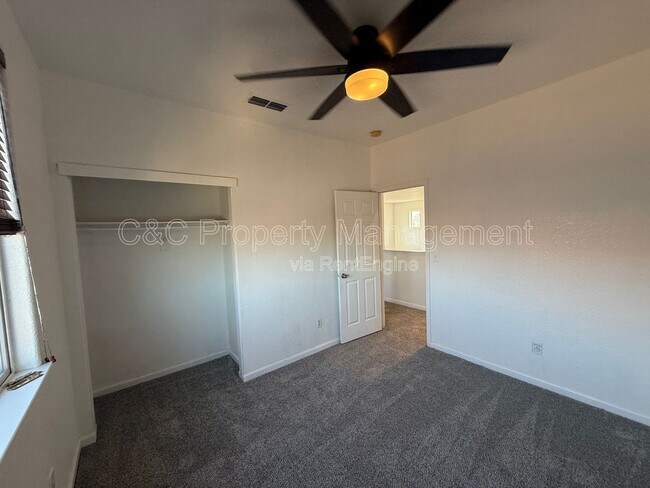 Building Photo - 10477 Albert Dr