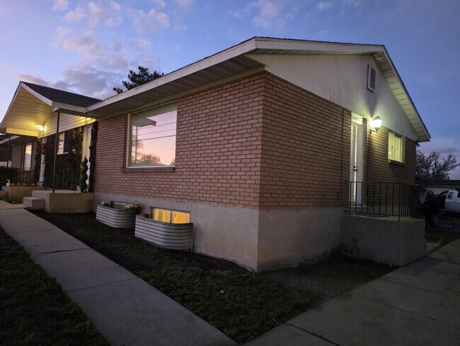 Building Photo - 3264 W 4700 S