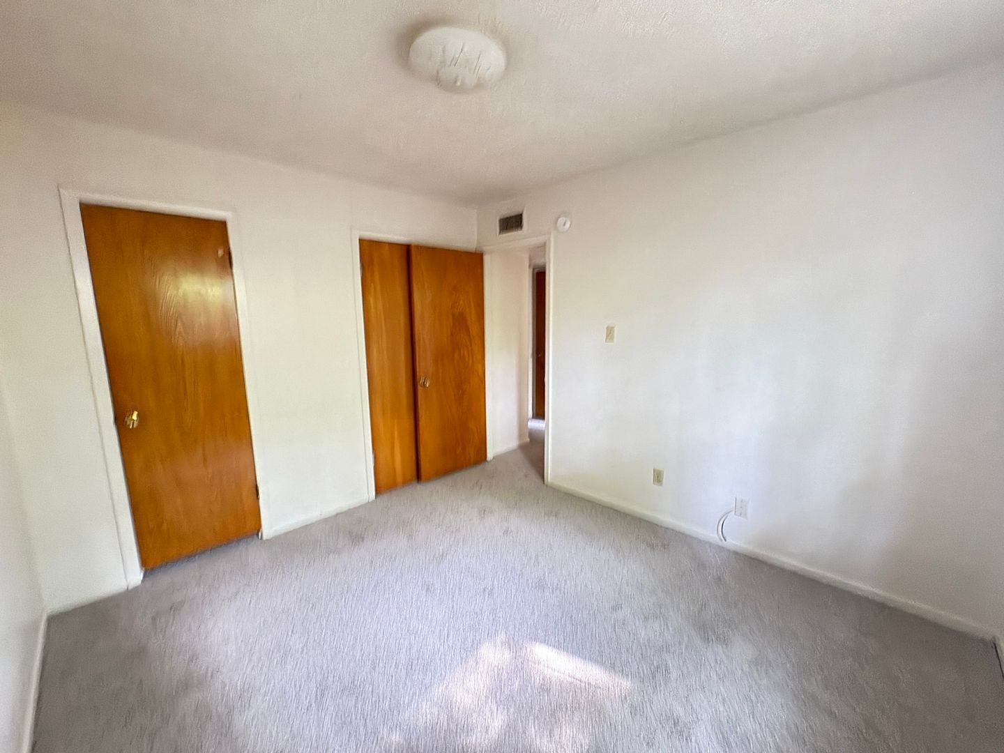 Building Photo - 425 W Avenue C