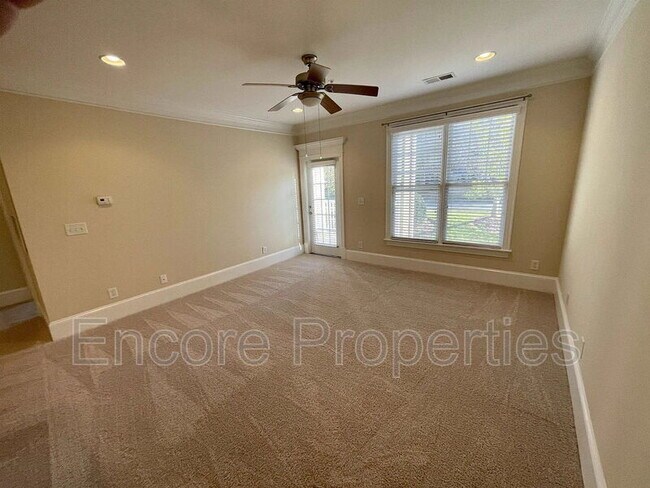 Building Photo - 927 Portstewart Dr
