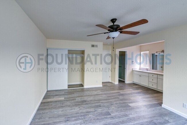 Building Photo - 404 San Marin Dr