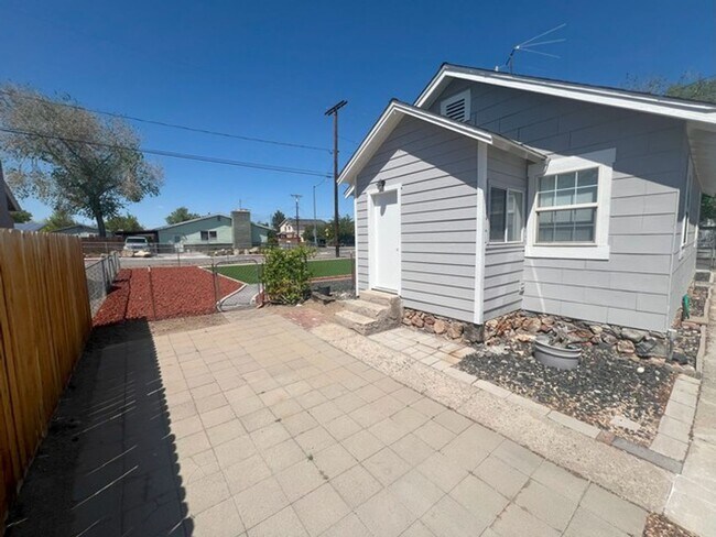 Building Photo - Quaint Central Sparks Two Bedroom
