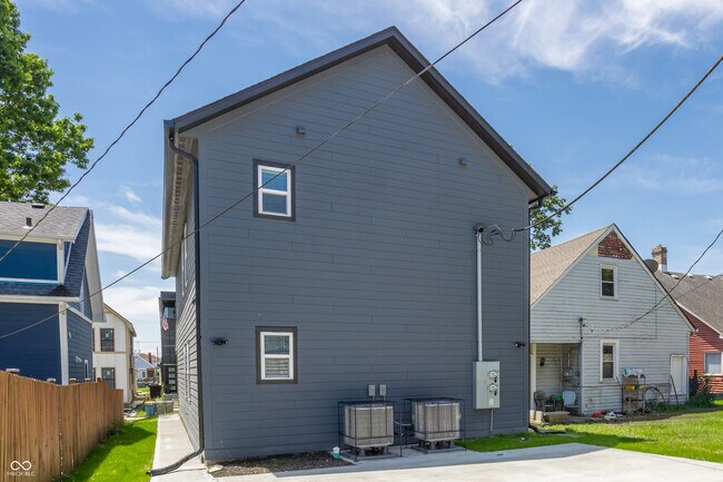 Building Photo - 726 Parkway Ave