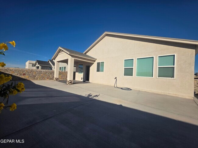 Building Photo - 4889 Christian Azcarate St