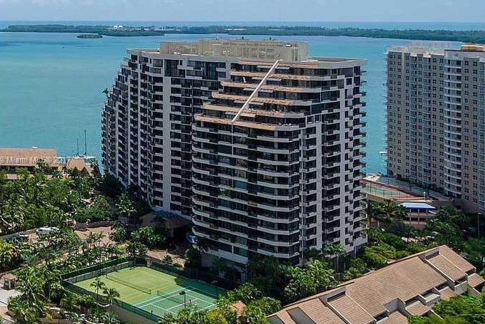 Building Photo - 520 Brickell Key Dr