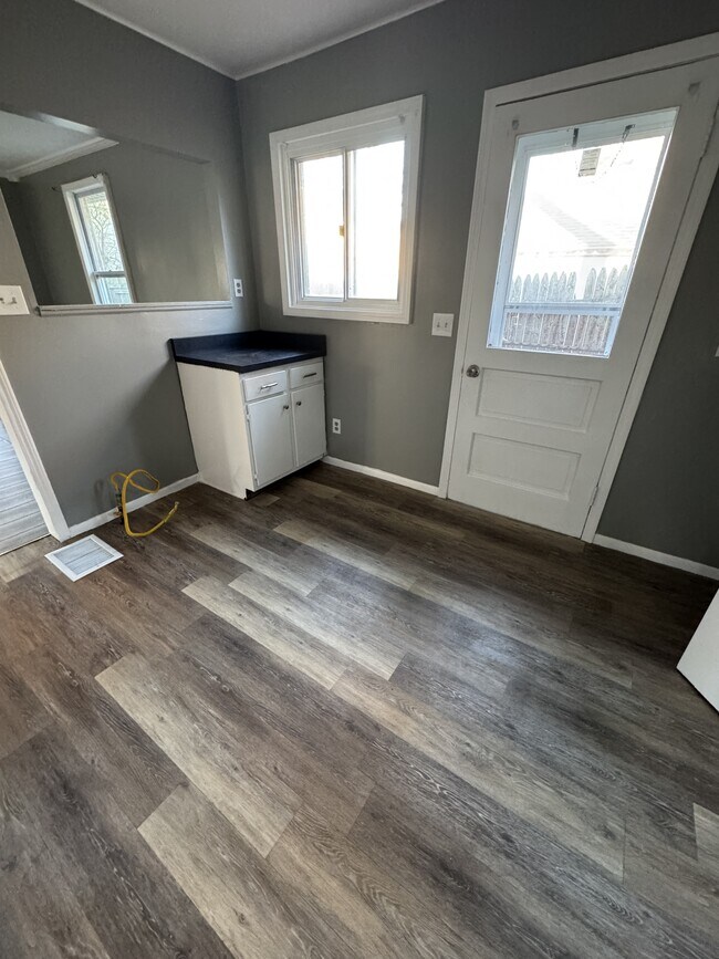 Building Photo - 225 Haviland Park