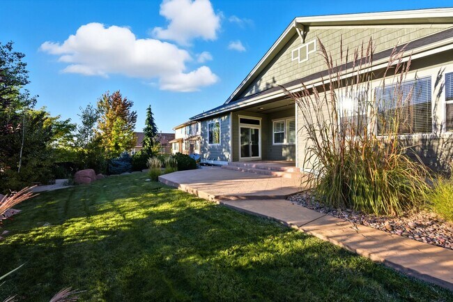 Building Photo - Beacon Point 5 Bedroom Ranch, 3-Car Garage...