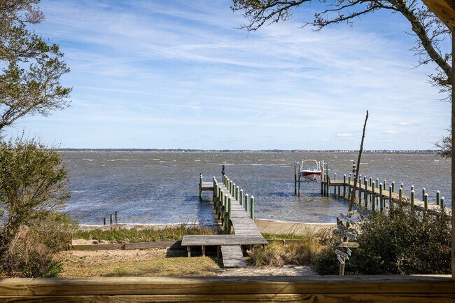 Building Photo - 219 Patane