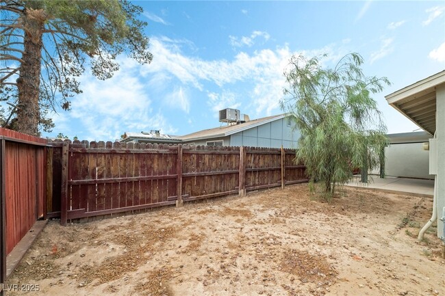 Building Photo - 5951 Via La Contera Dr