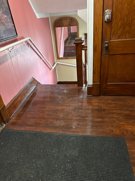 Building Photo - 14 Park St