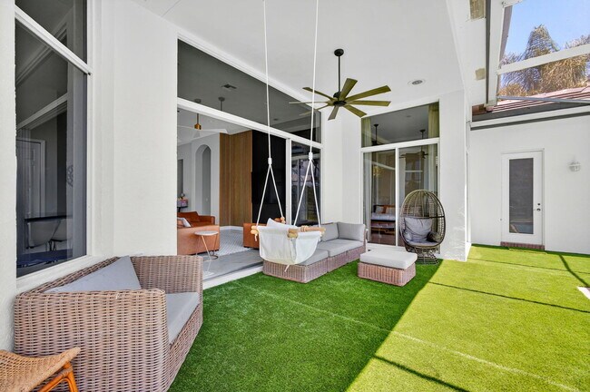 Building Photo - 6778 Oakmont Way