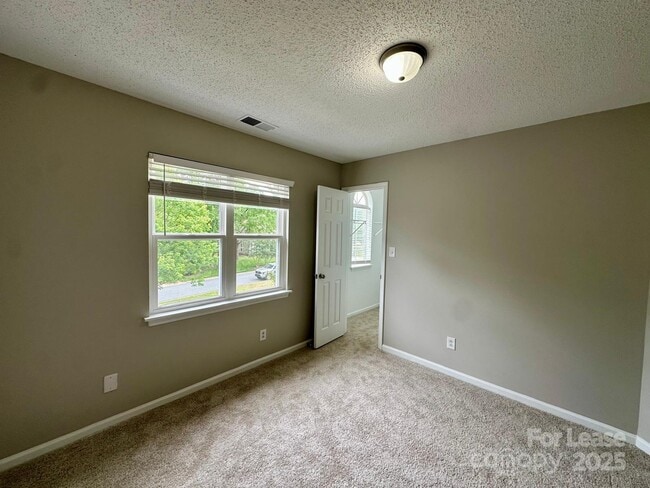 Building Photo - 13809 Stephendale Dr