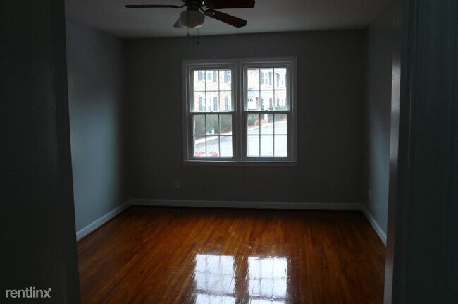 Building Photo - 916 McAlway Rd