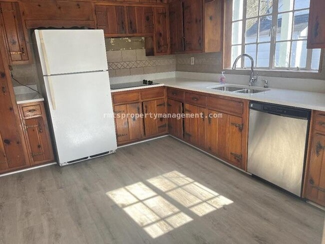 Building Photo - 1977 N Decatur Rd