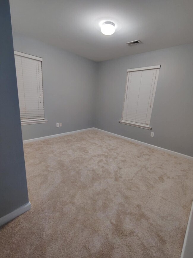 Building Photo - 103 Plamondon Dr