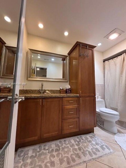 Building Photo - 2158 Baton Rouge