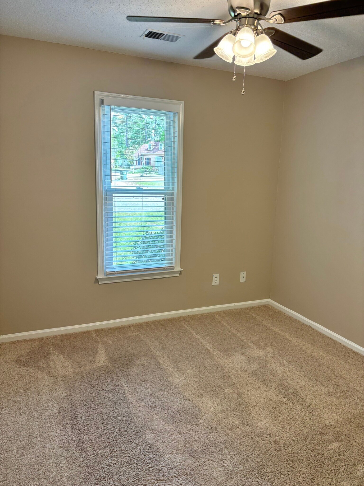 Building Photo - 548 Kenton Dr