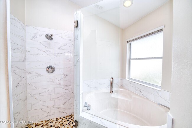 Building Photo - 5628 Loma Vista Dr W