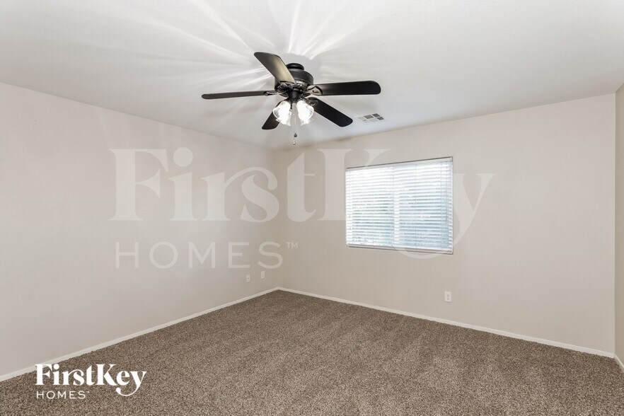 Building Photo - 8297 Oliver Twist Ln