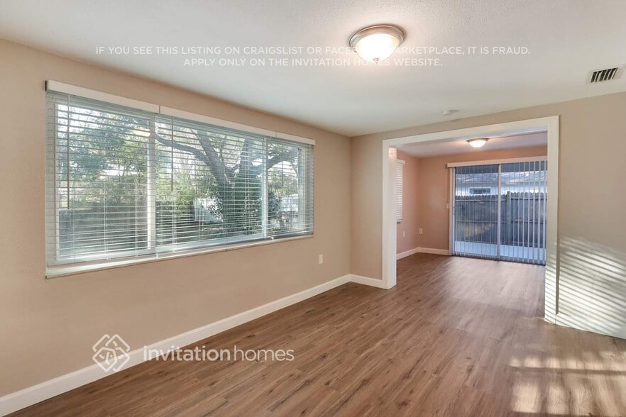 Building Photo - 15723 Sea Pines Dr