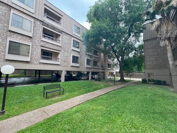 Building Photo - 2207 S Braeswood Blvd