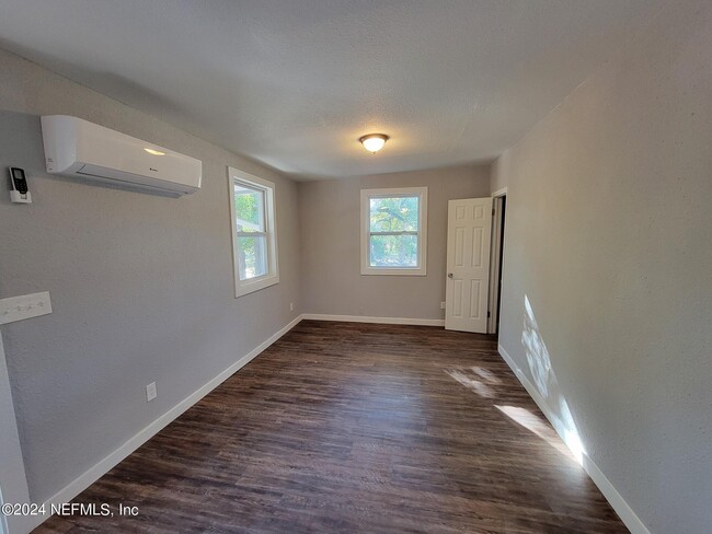 Building Photo - 3018 Pearce St