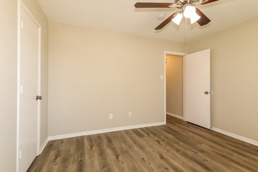 Building Photo - 24231 Bar Kay Ln