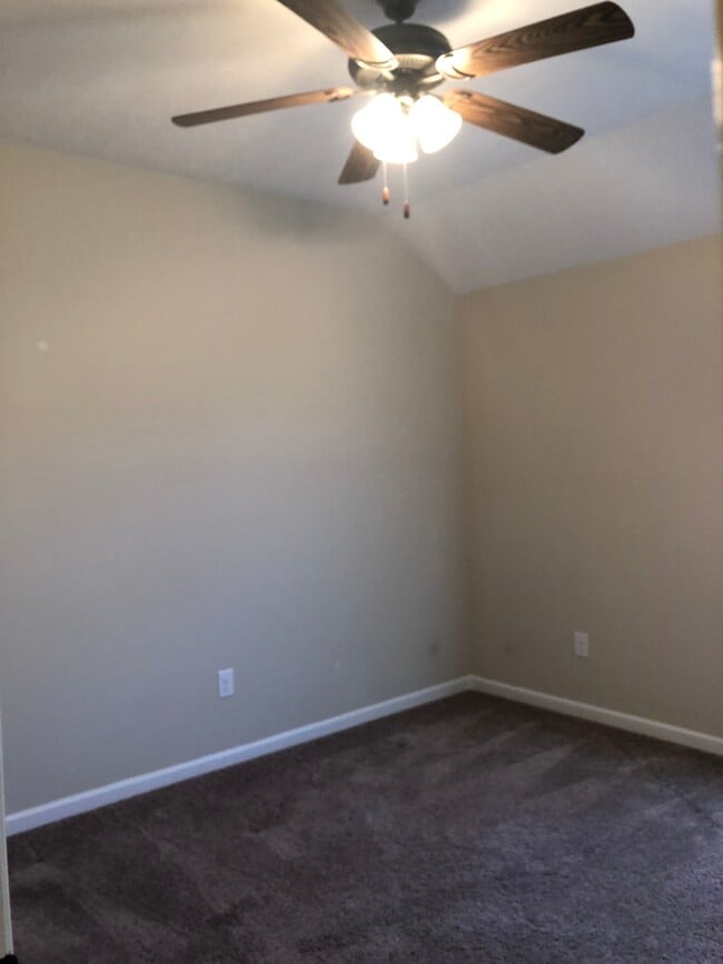 Building Photo - 3068 Ashley Lp