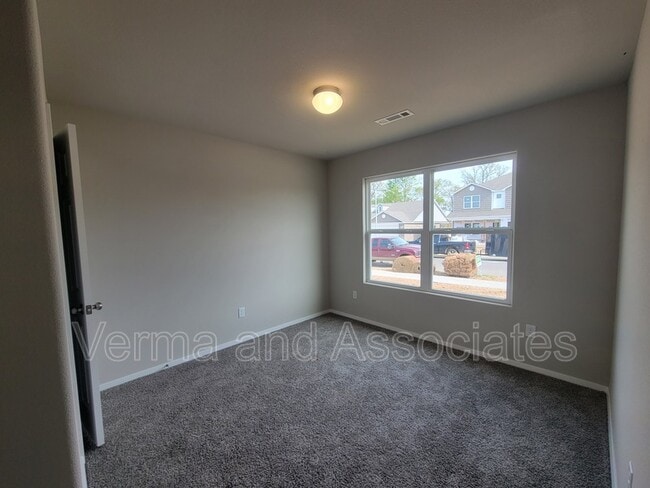 Building Photo - 1741 Hermitage Dr