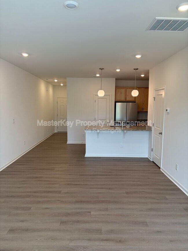 Building Photo - 10636 Brookside Reserve Rd