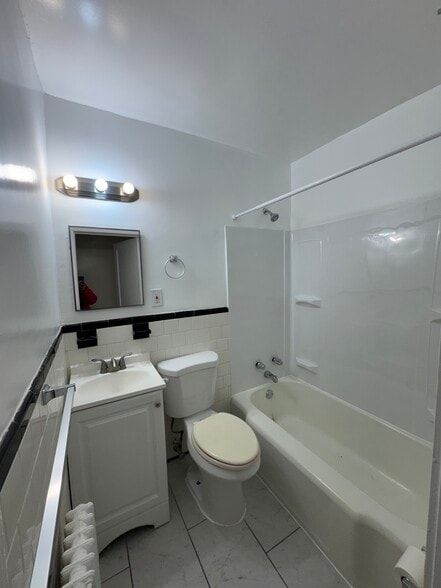 Bathroom - 913 Saint Dunstans Rd