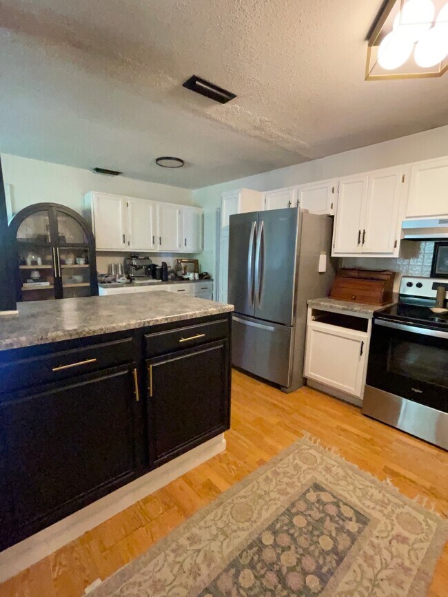 Building Photo - 109 Cleveland Rd