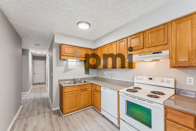 Building Photo - 3783 Petzinger Rd