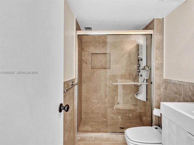 Building Photo - 3140 S Ocean Dr