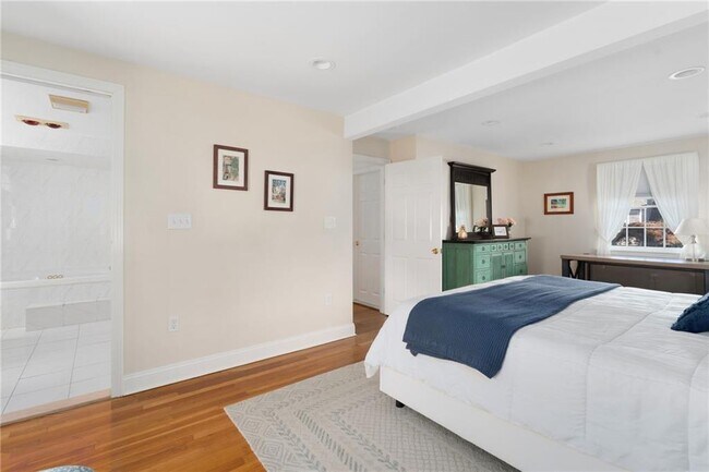 Building Photo - 73 Merton Rd