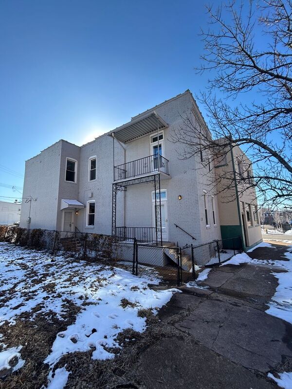 Primary Photo - 2620 Sidney St