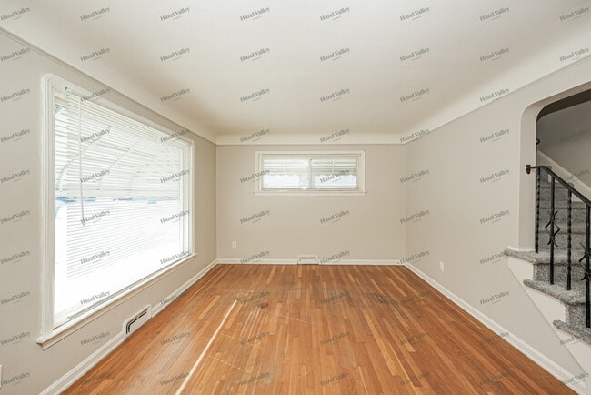 Building Photo - 19605 Longview Ave