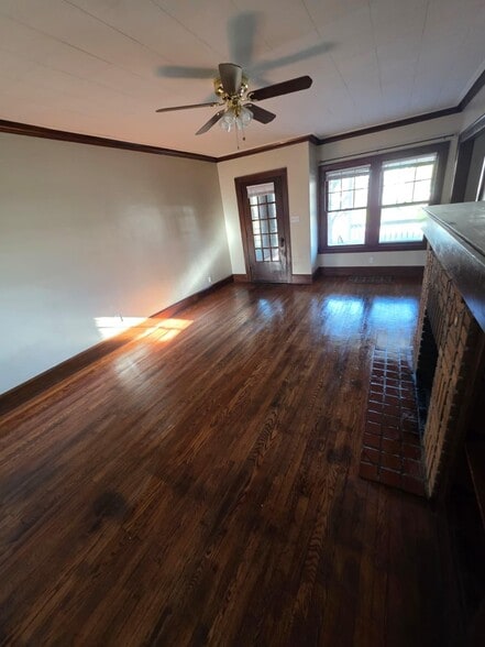 Building Photo - 2048 Rossmoor Rd