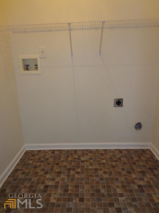 Building Photo - 45 Chemin Pl