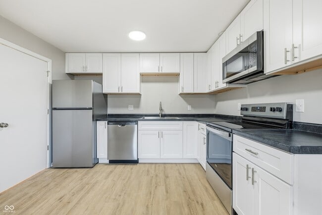 Building Photo - 2908 S Walcott St